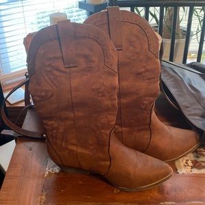 SGR Tammy faux suede boots - EUC